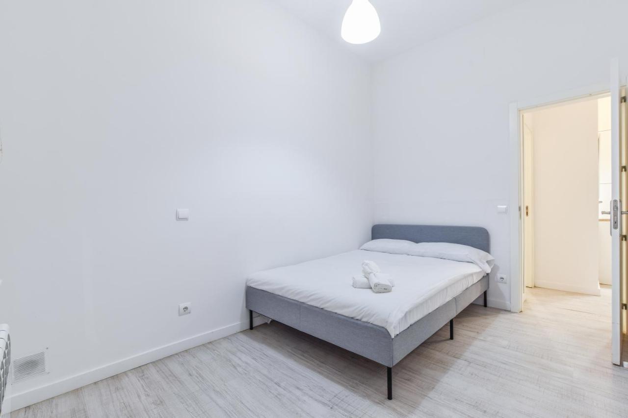Amplio Apartamento En Malasana Para 6 Personas Apartment Madrid Ngoại thất bức ảnh